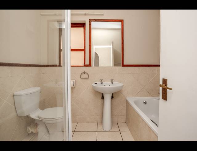 2 BEDROOM APARTMENT FOR SALE IN LONEHILL